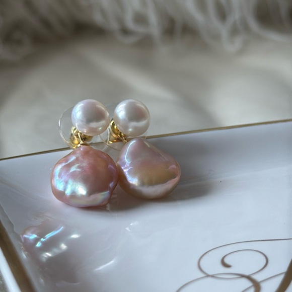 Stunning Freshwater Pearl Dangle Earrings - Picture 3 of 6